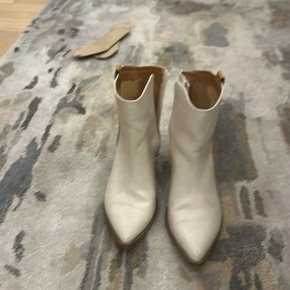 VINTAGE THREADS BOOTIE SIZE 7